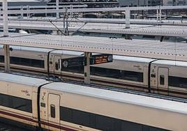 Trenes en la estación de Alicante.