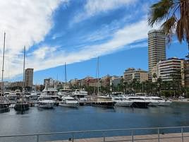 Fachada marítima de Alicante.