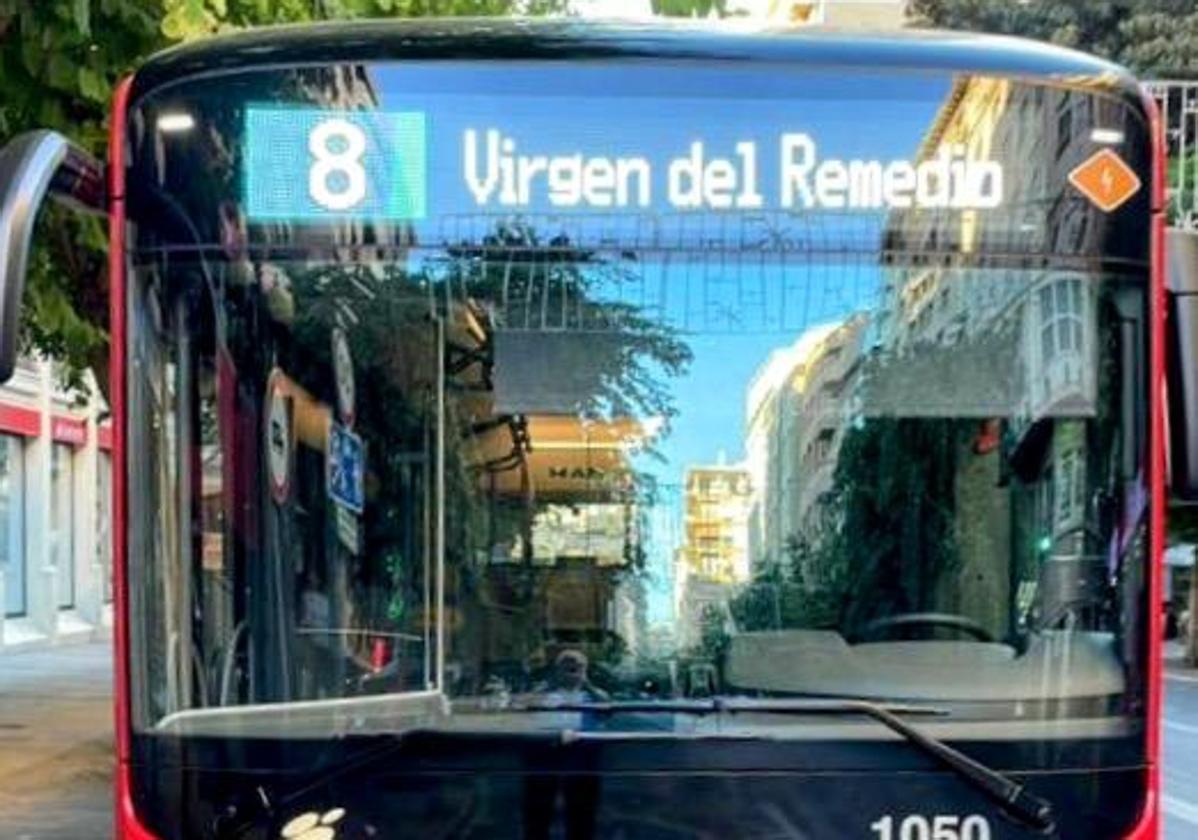 El primer autobús eléctrico de Alicante ya circula por sus barrios