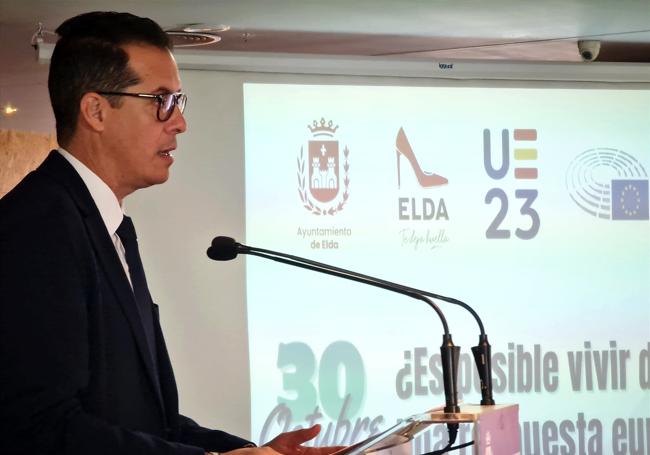 Momento del foro celebrado en Elda.