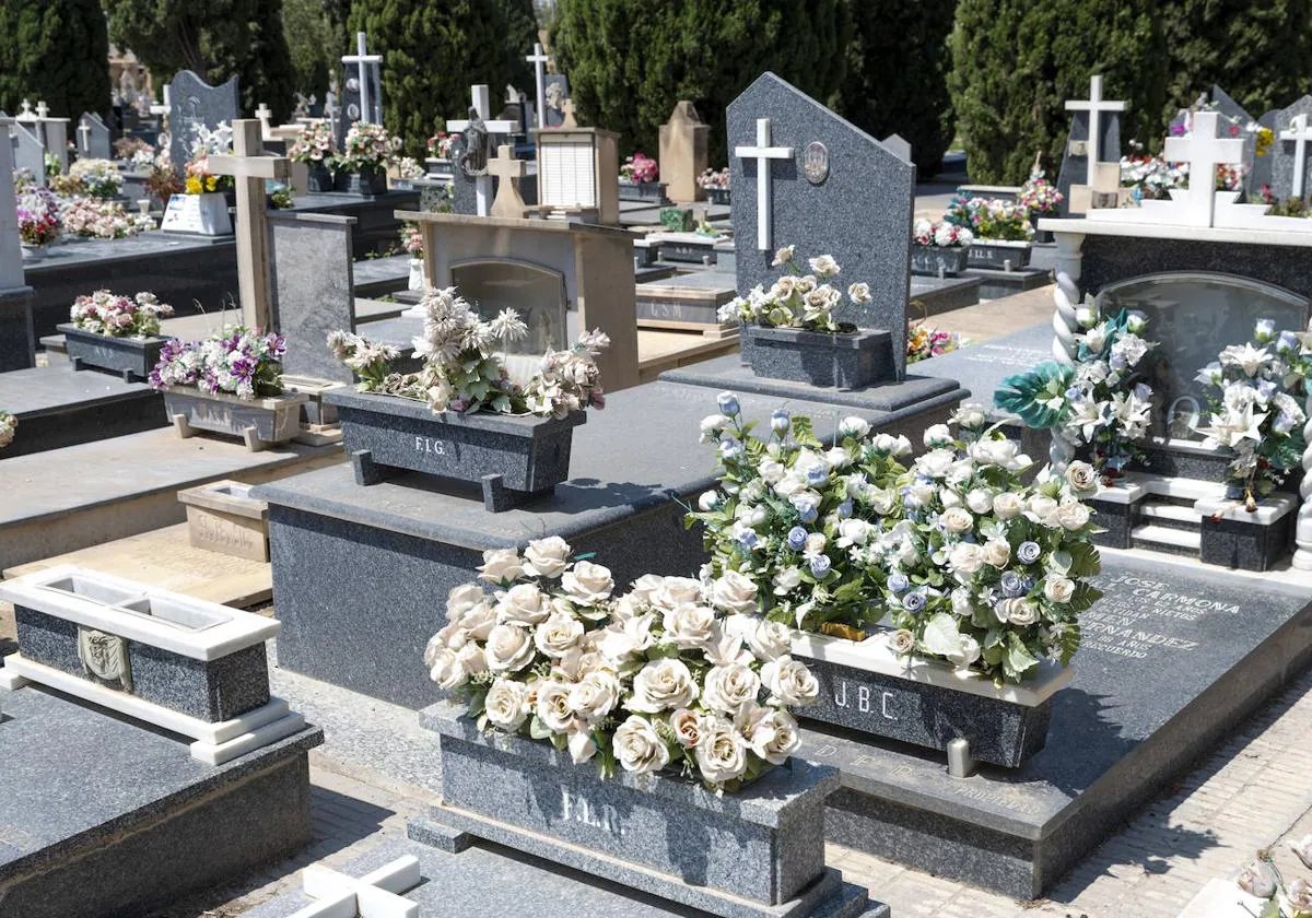 Geolocalizar y encontrar por el móvil a tus difuntos ya es posible en el cementerio de Alicante