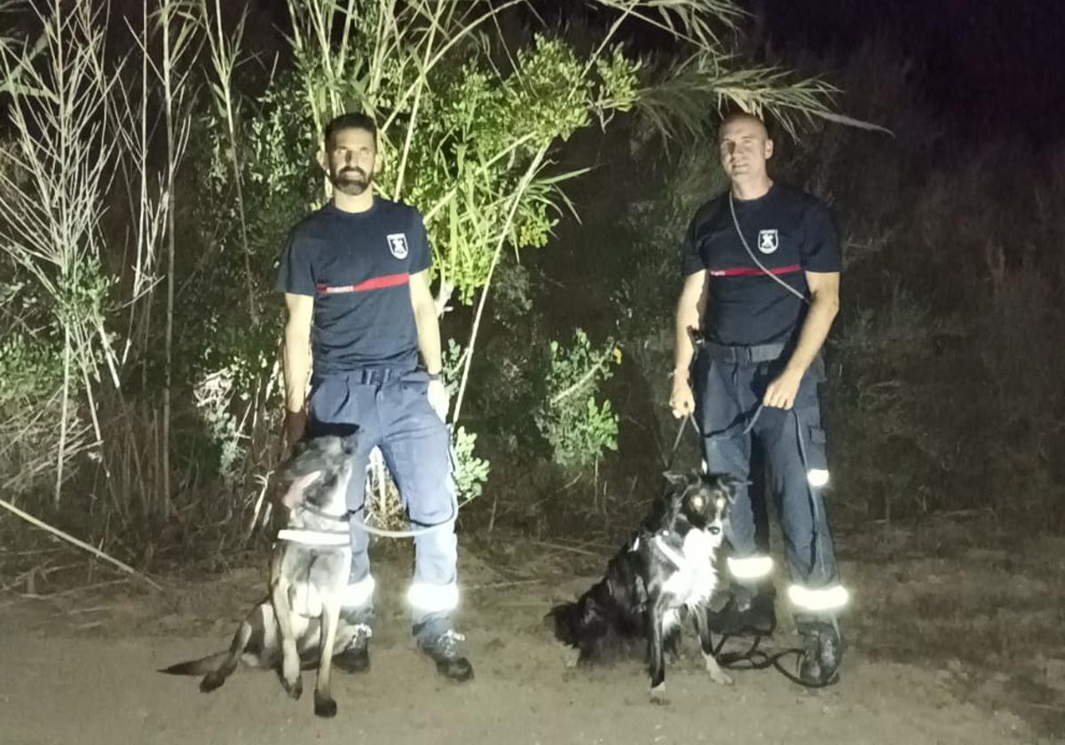 La unidad canina de los bomberos de Alicante rescata a una mujer de 86 años con alzhéimer