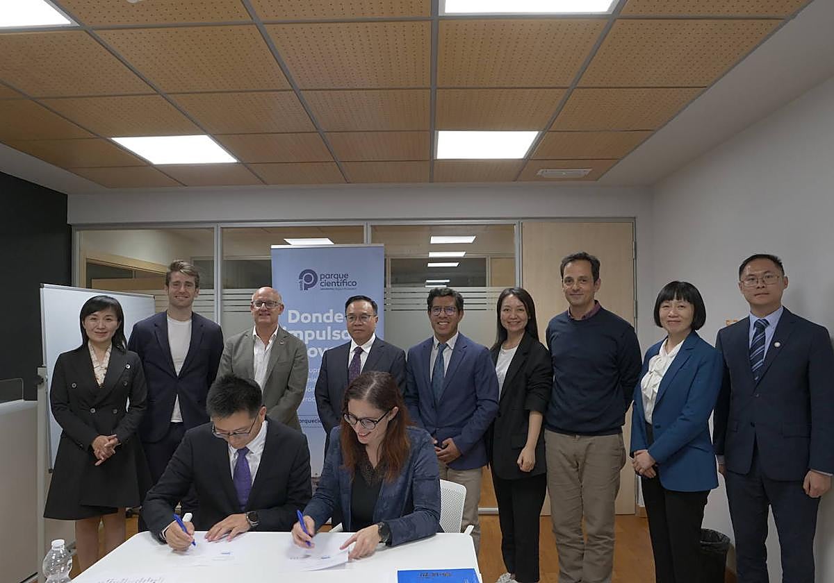 Reunión mantenida entre el PCUMH y empresarios chinos de Chongqing.
