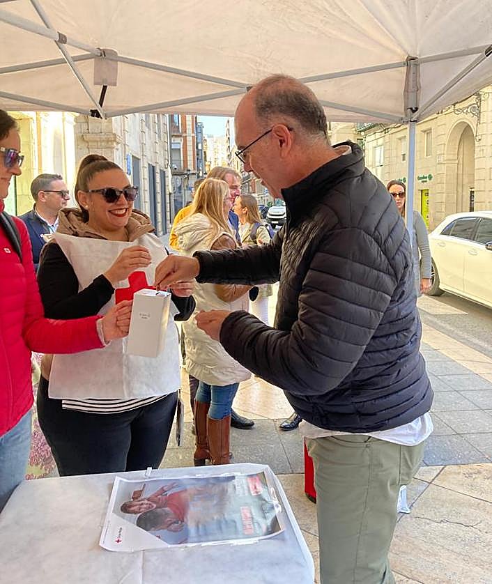 Imagen secundaria 2 - Momentos de la jornada del Día de la Banderita