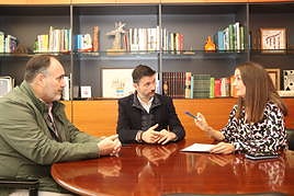 Encuentro entre representantes del Ayuntamiento de San Vicente y de la Diputación.