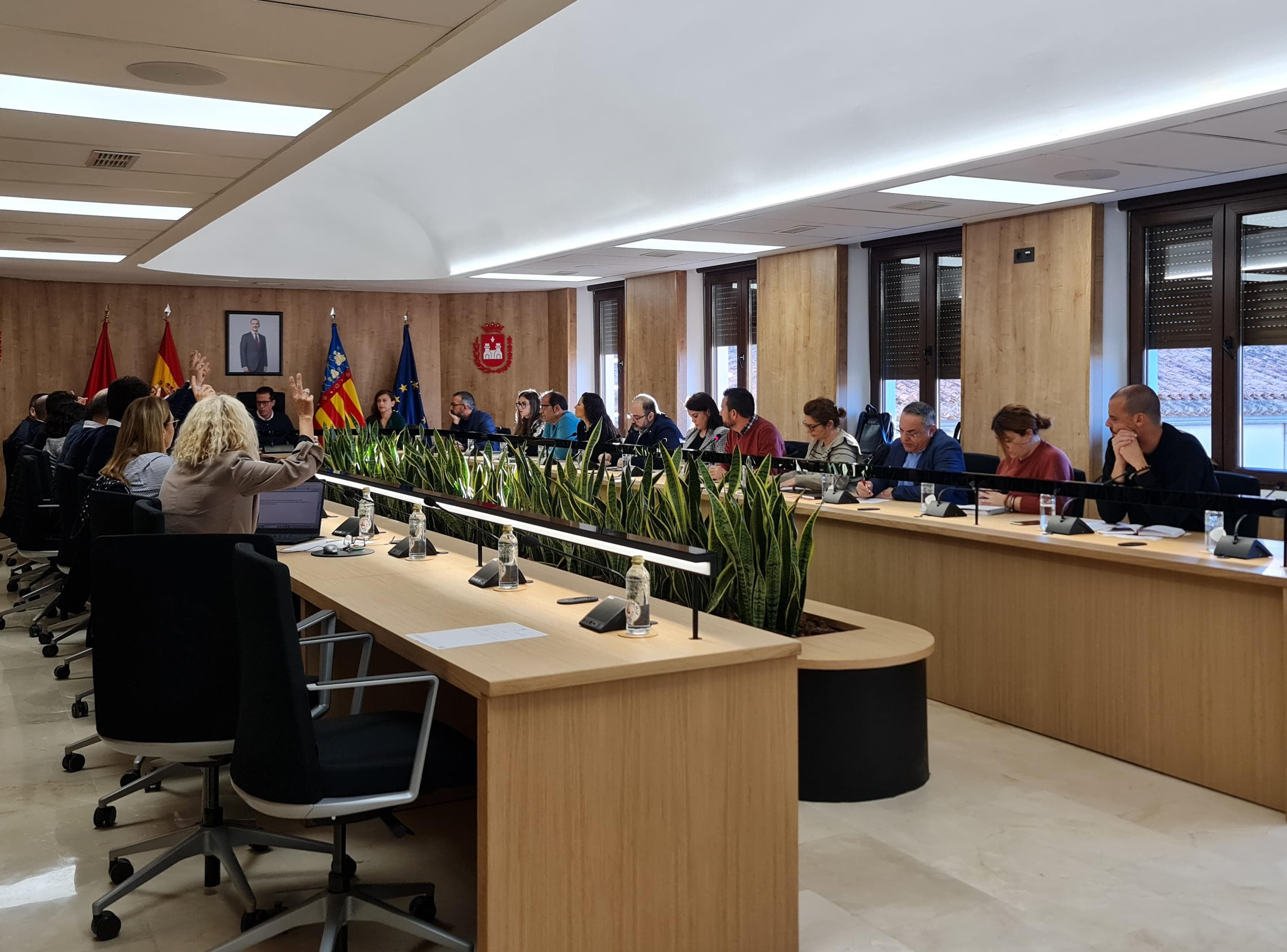 El pleno del Ayuntamiento de Elda ha aprobado la subida de la tasa de basura.