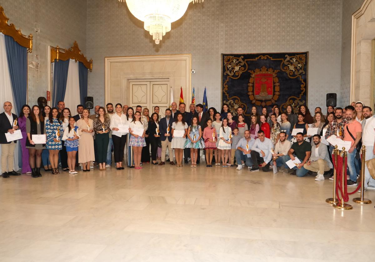 Acto de homenaje a los artistas de las Hogueras de Alicante.