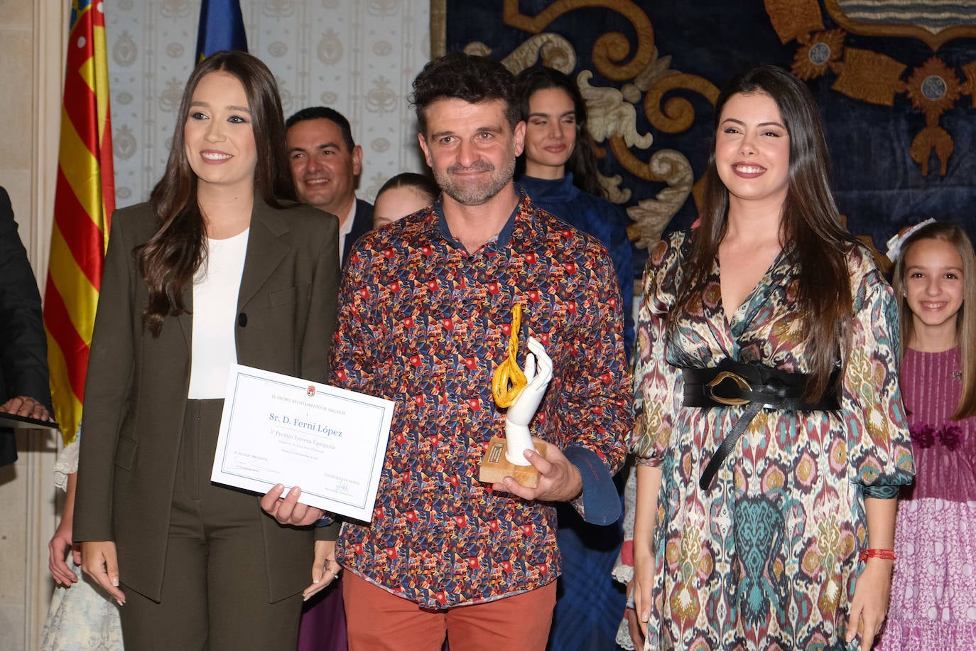 Entrega de premios a los artistas de las Hogueras de Alicante