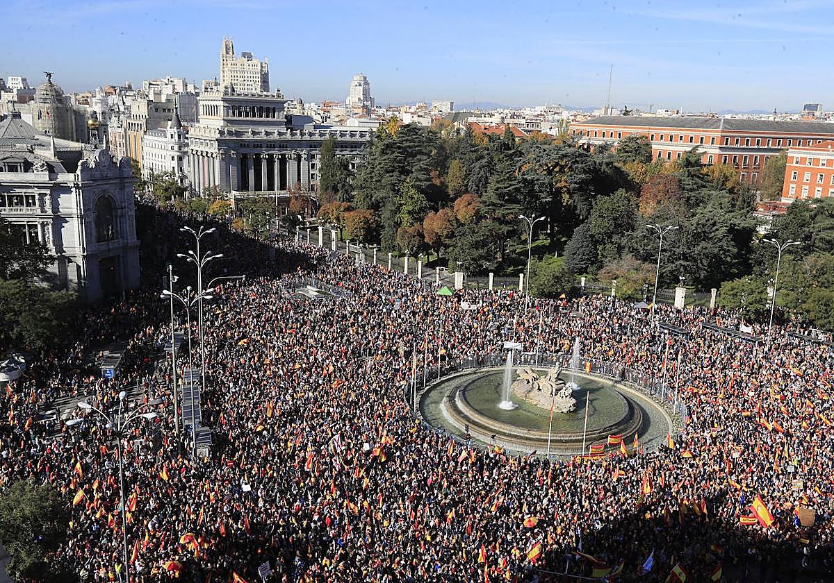 Aspecto que presentaba la plaza Cibeles.