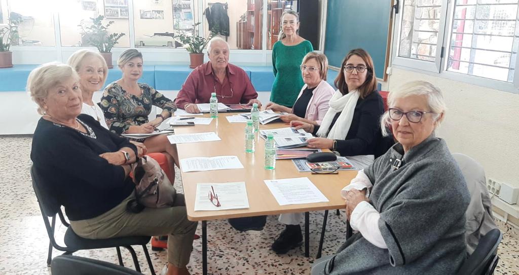 Reunión del grupo socialistas con la asociación de vecinos Albufereta-Playa Blanca.