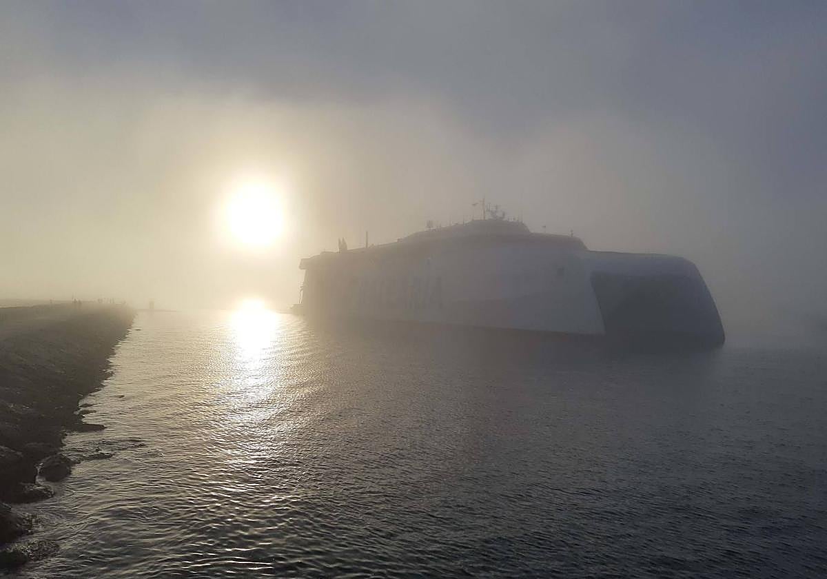 La niebla engulle Dénia