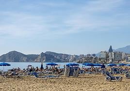 Aspecto que presentaba este sábado la playa de Levante en Benidorm.