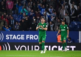 Guti anima a sus compañeros tras encajar un gol ante el Espanyol