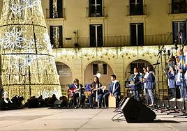 Actuación de canciones navideñas el año pasado en Alicante.