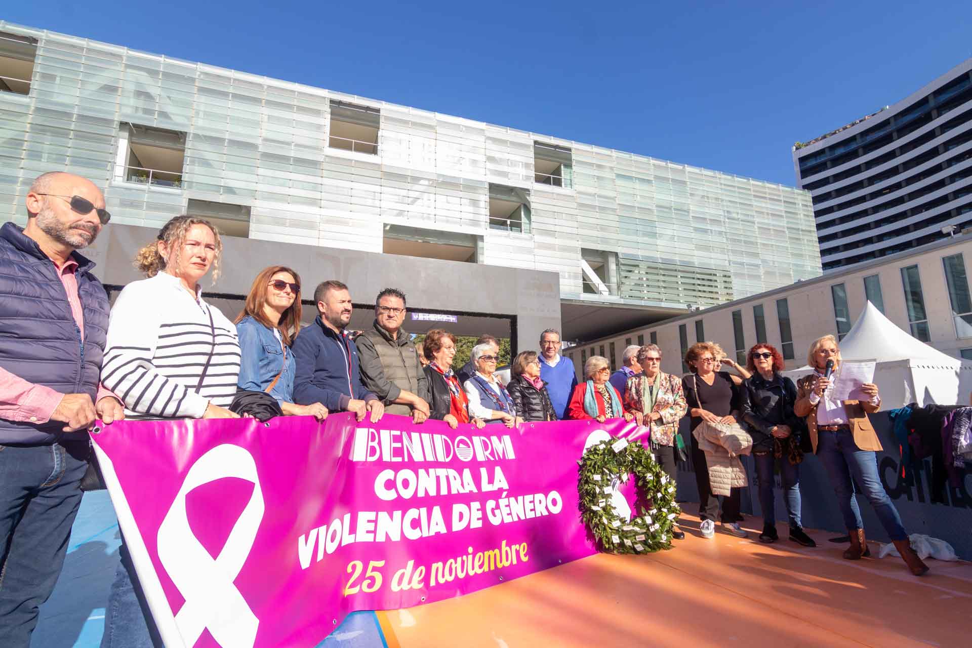 Acto por el 25N en Benidorm