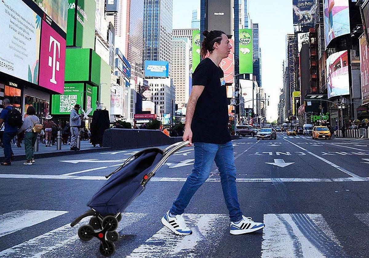 Carro de la compra de Rolser en una avenida de Nueva York.