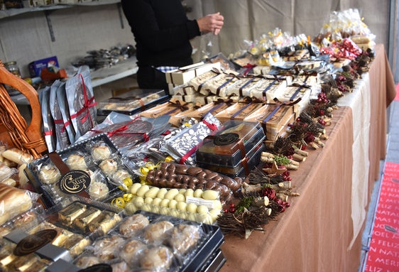 Imagen de uno de los puestos de la Feria de Navidad de Xixona de la pasada edición.