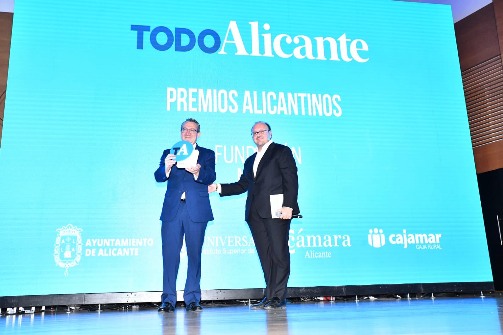 La sociedad respalda en masa la primera edición de los Premios Alicantinos