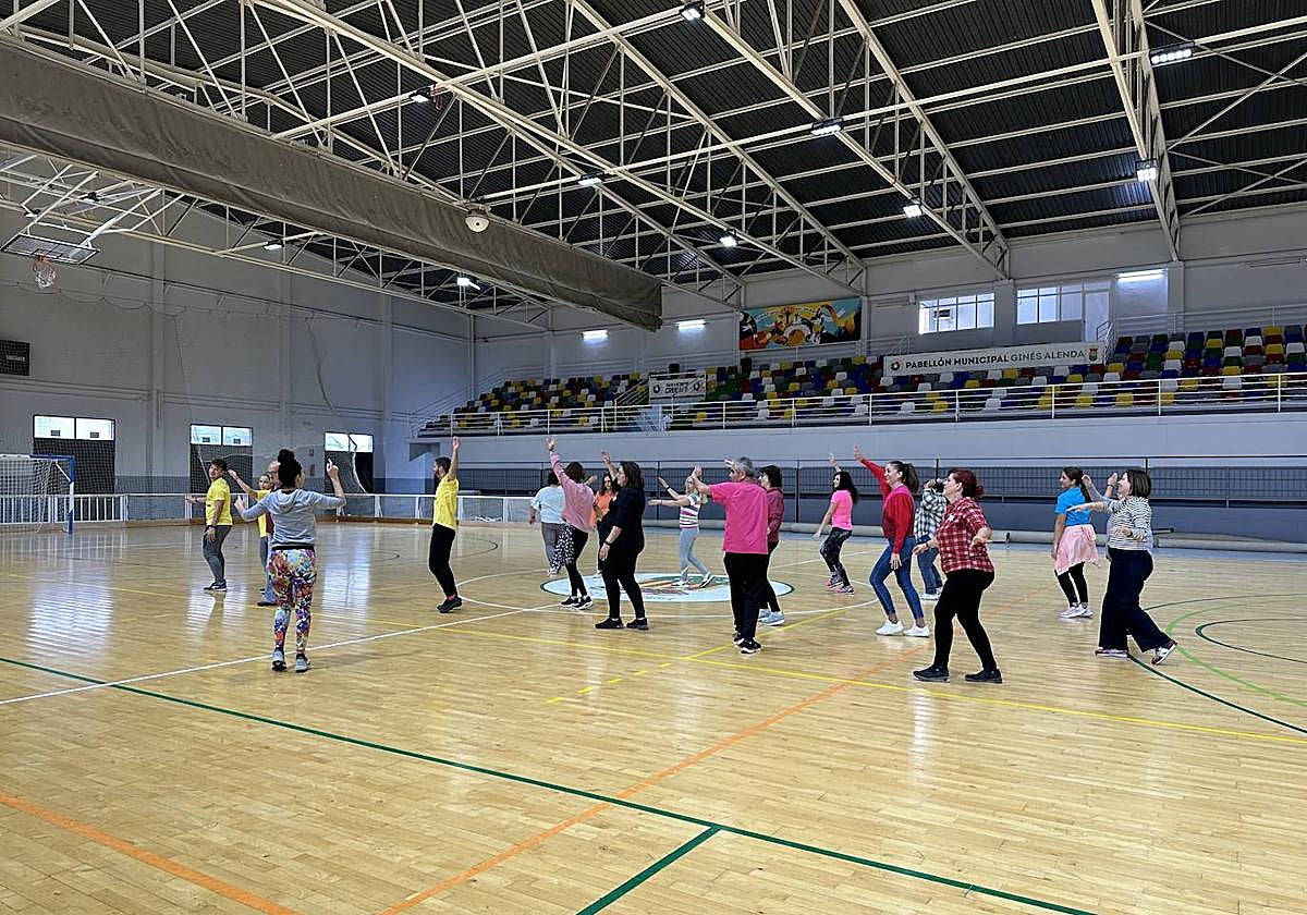 Varios participantes durante una actividad.