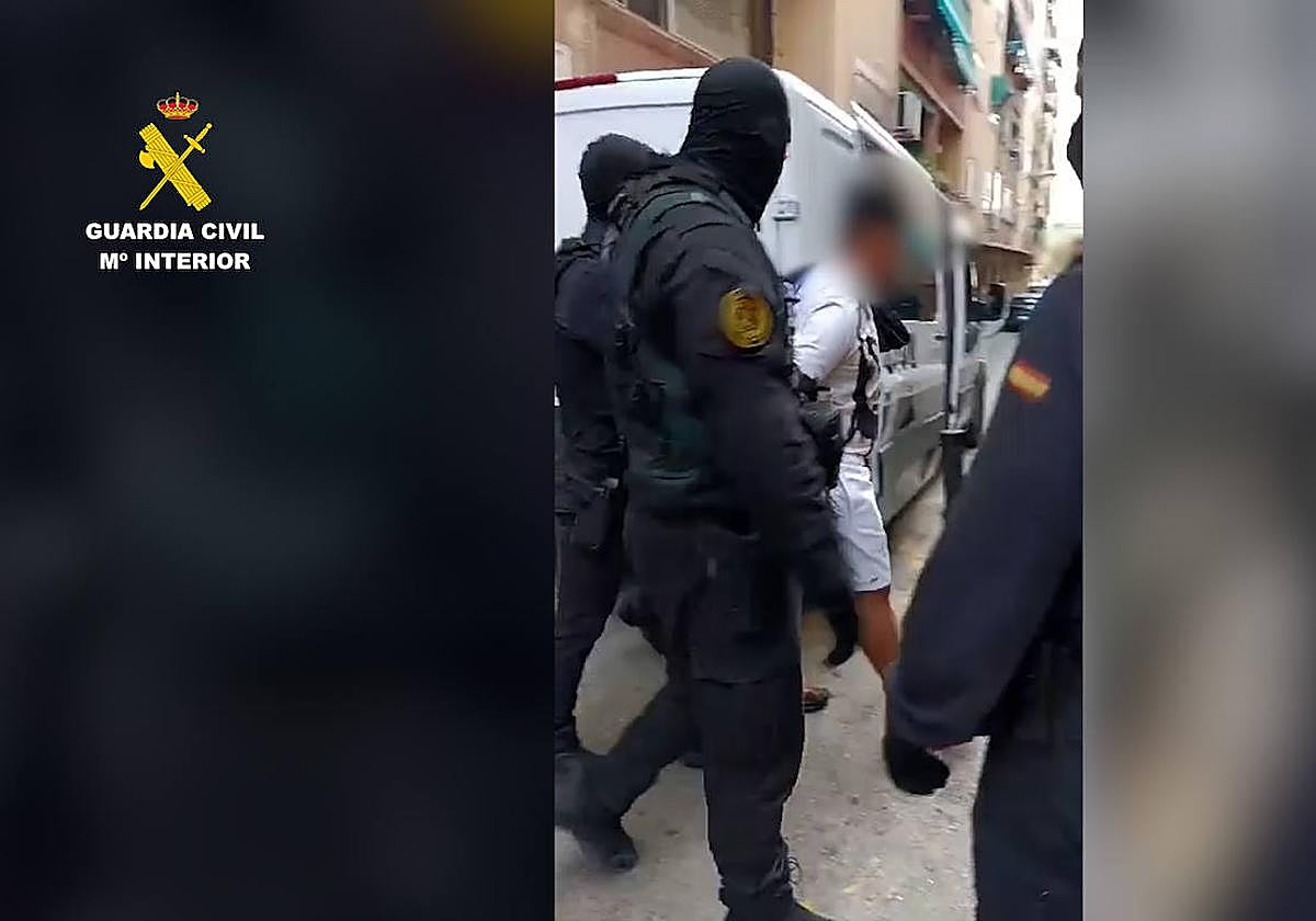 &#039;Pateras taxi&#039; llenas de inmigrantes y drogas con ruta Alicante-Argelia-Alicante