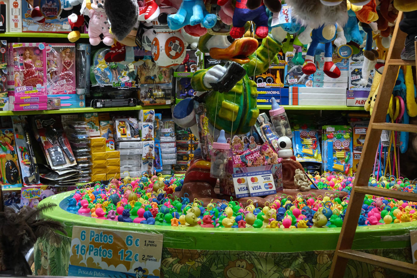 Así es la feria de Navidad que abre sus puertas en Alicante
