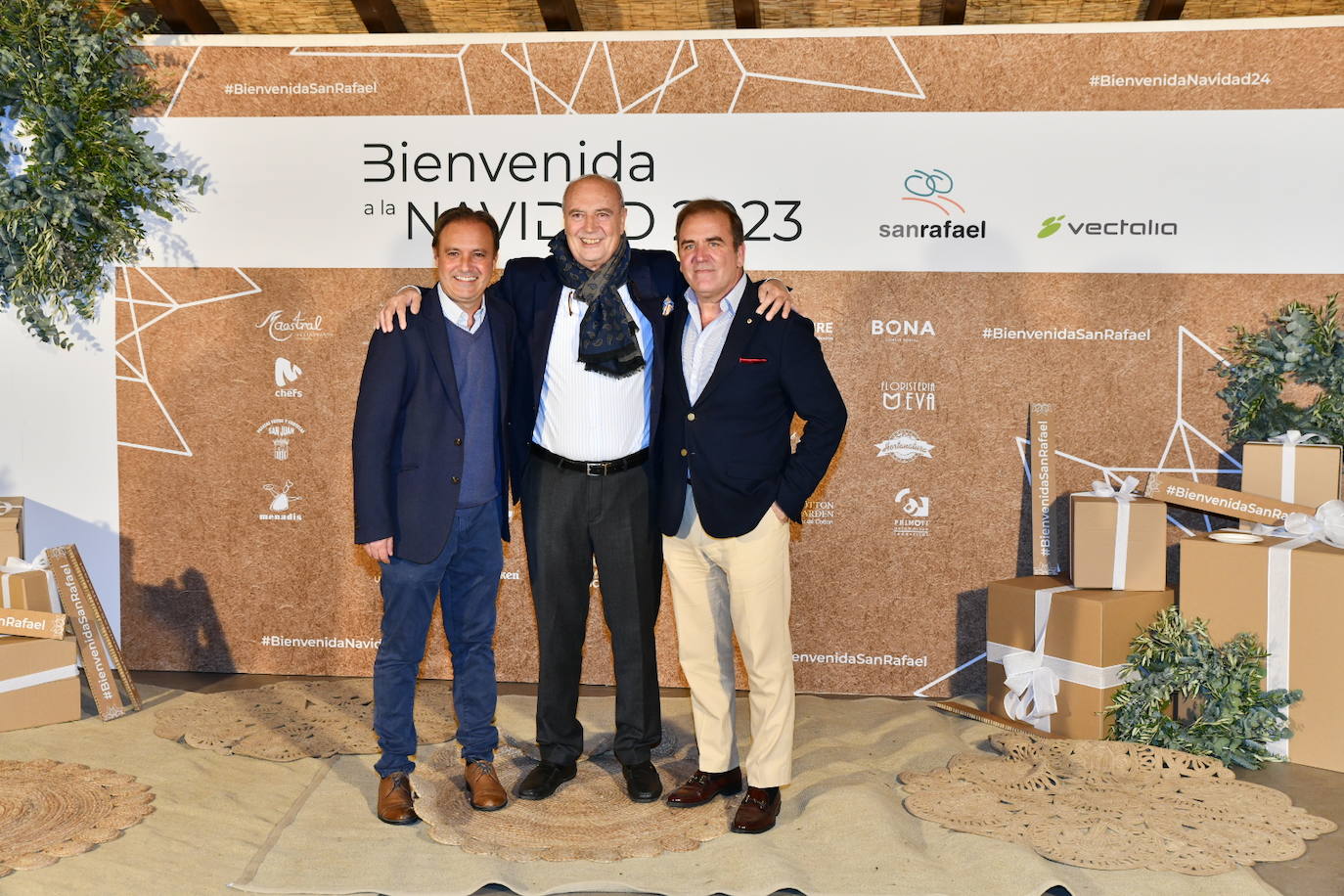 El cóctel solidario de Vectalia, en imágenes