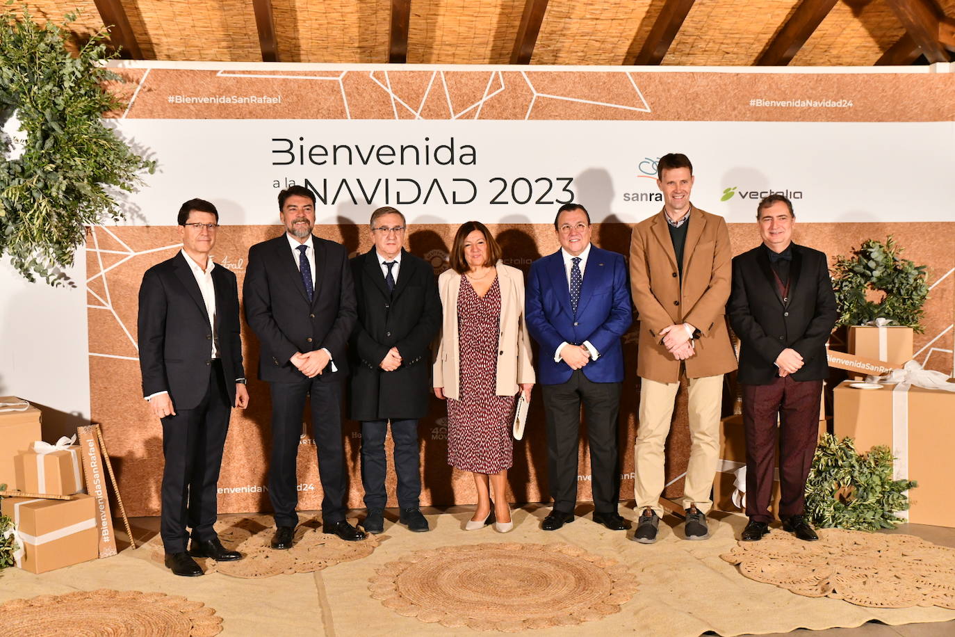 El cóctel solidario de Vectalia, en imágenes