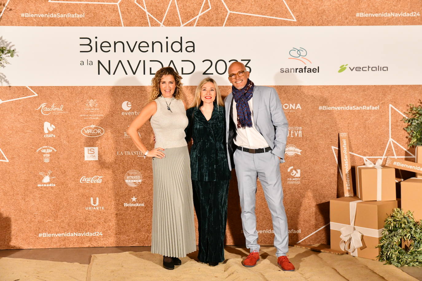 El cóctel solidario de Vectalia, en imágenes