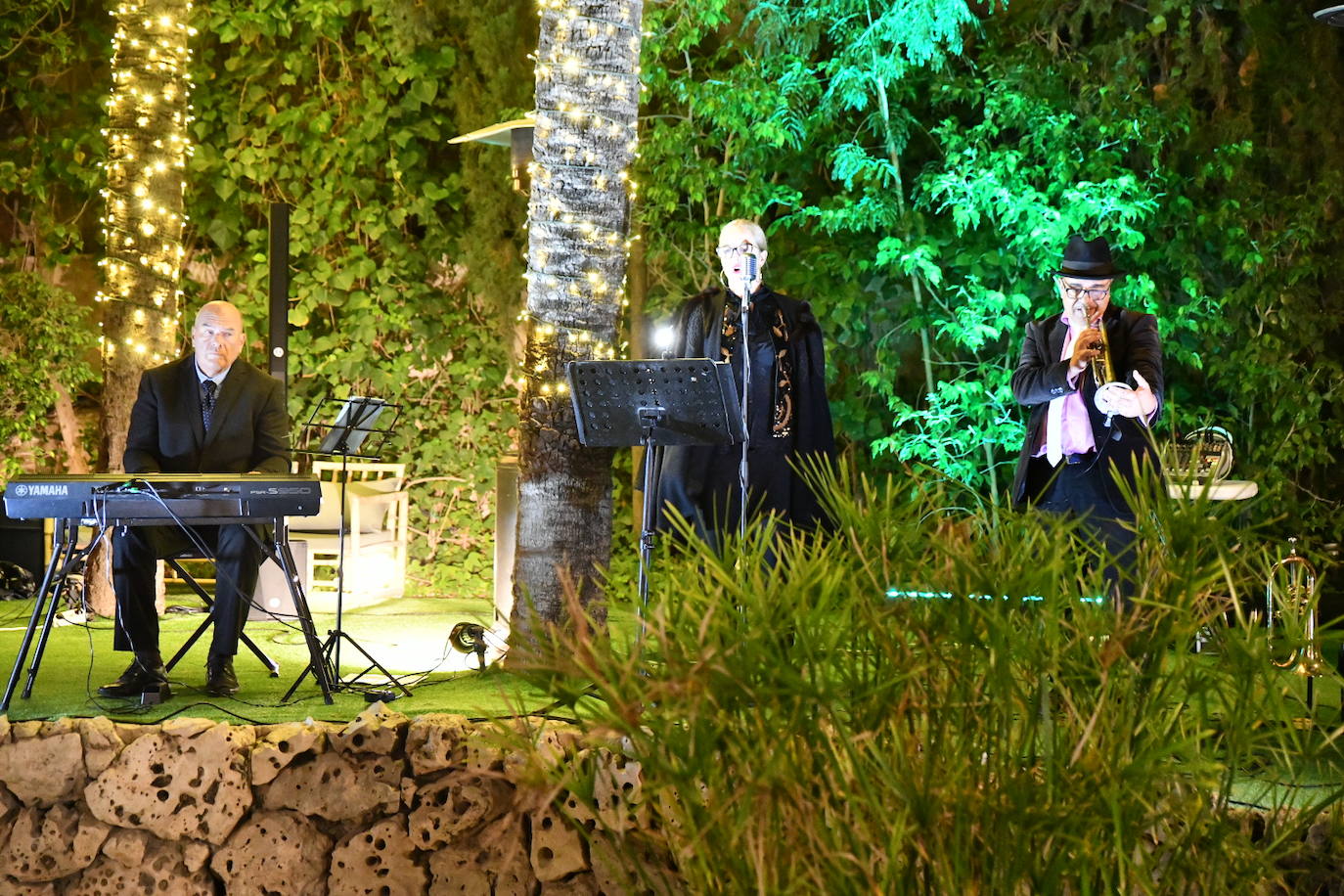 El cóctel solidario de Vectalia, en imágenes