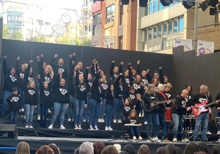Ciudad de Asís da el 'do de pecho' en el certamen de villancicos de las Hogueras