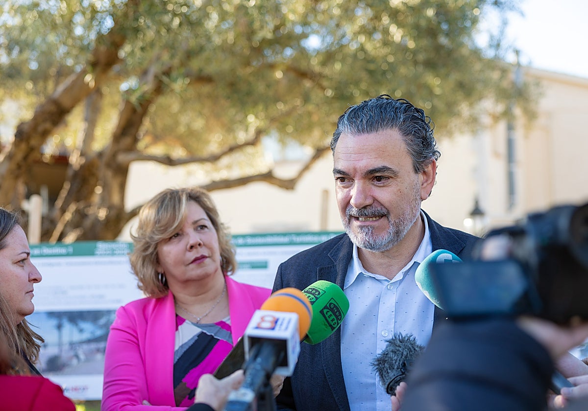 Vicente Arques durante su comparecencia ante los medios de comunicación