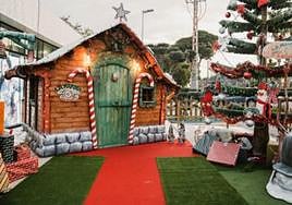 Decoración navideña en un campin de Alicante.
