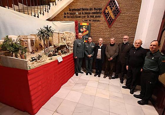 Imagen de la inauguración del Belén en la Comandancia de la Guardia Civil de Alicante.