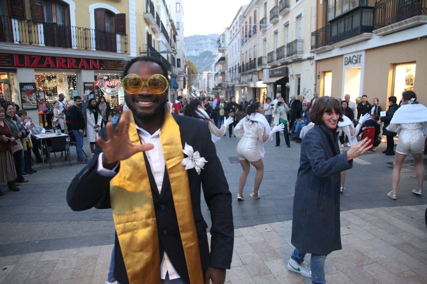 Comercio y público encienden la &#039;Nit de Llum&#039; de Dénia