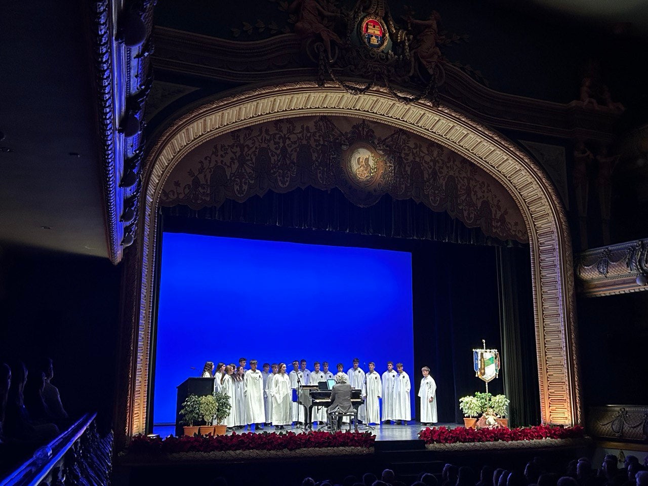 También actuó el coro juvenil del Misteri d'Elx.