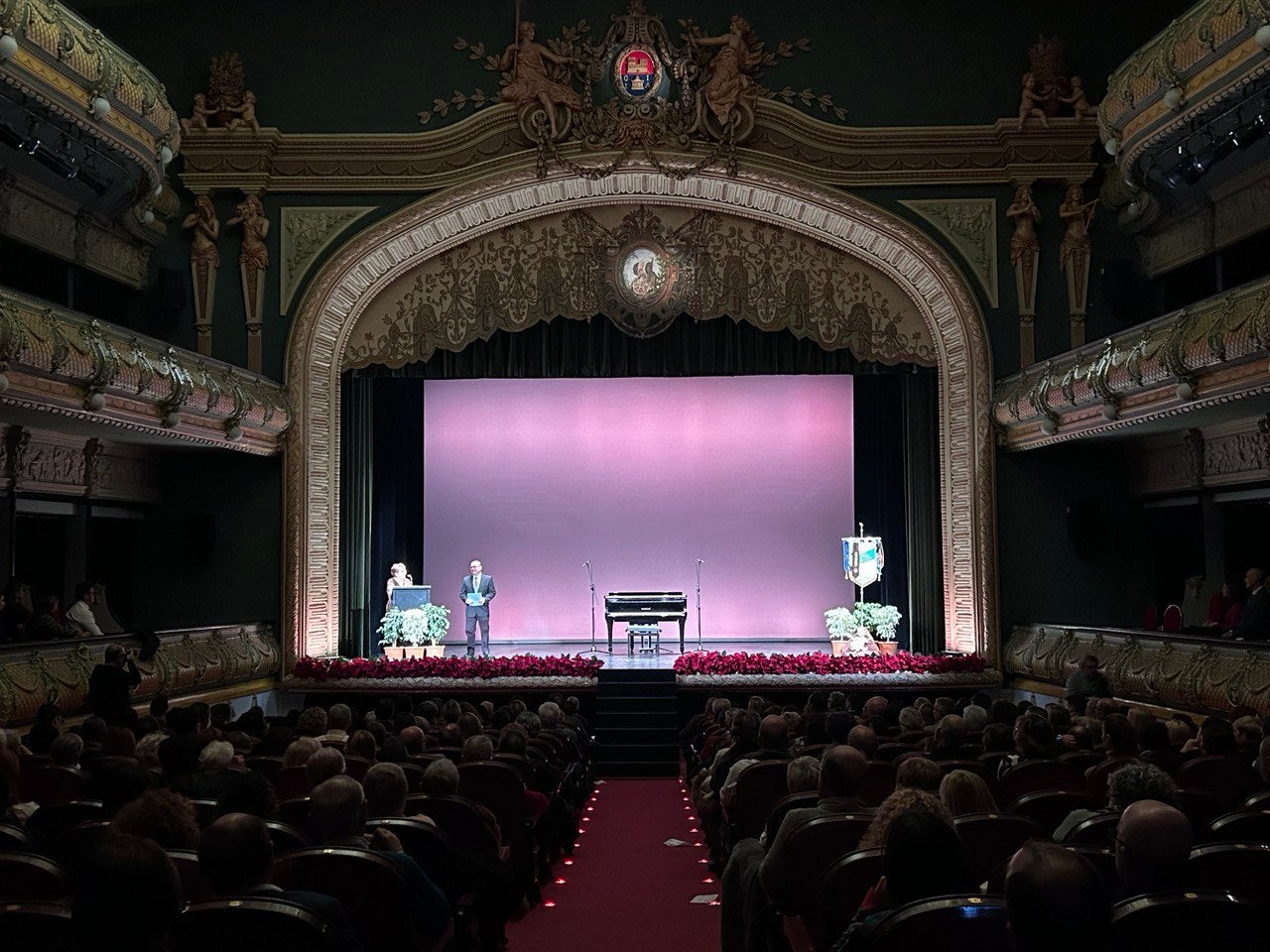 El periodista Juan Carlos Romero ofreció un pregón navideño muy emotivo.