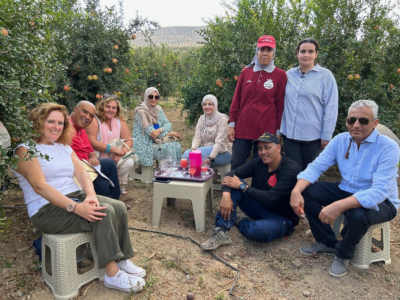 Visita al campo para recopilar testimonios incluidos en el documental.