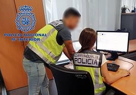 Investigadores de la Policía Nacional.