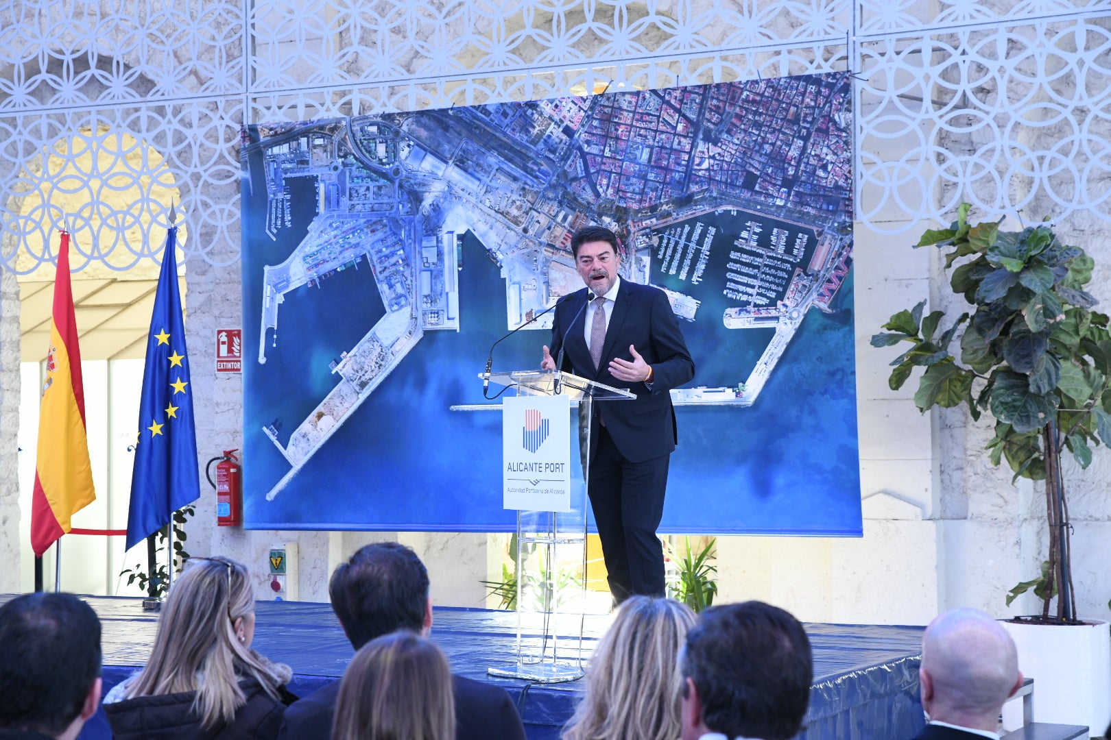 Un perfil dialogante al frente del Puerto de Alicante