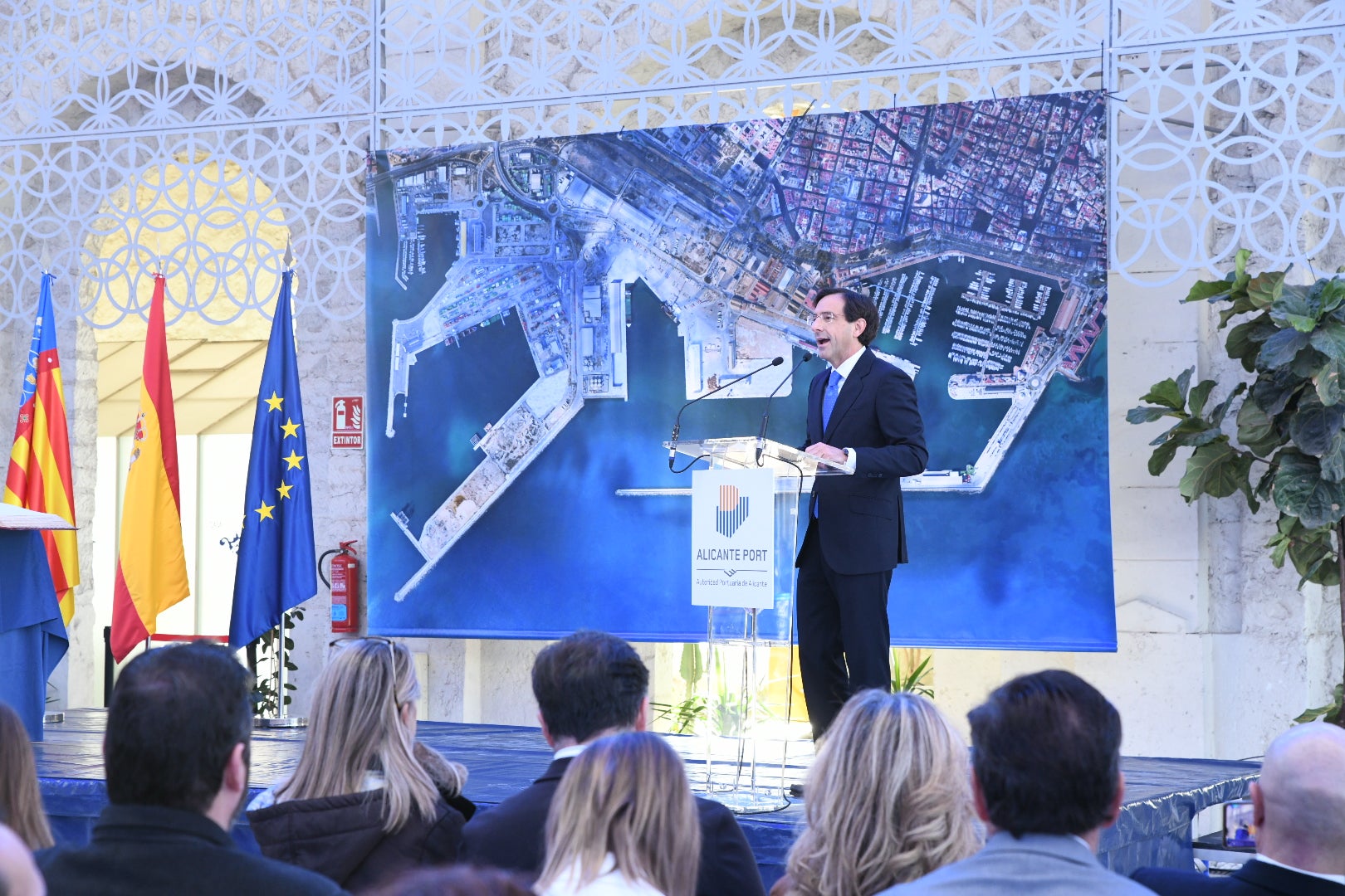 Un perfil dialogante al frente del Puerto de Alicante