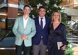 Fede Fuster, presidente de Hosbec, junto a Carlos Mazón y Nuria Montes