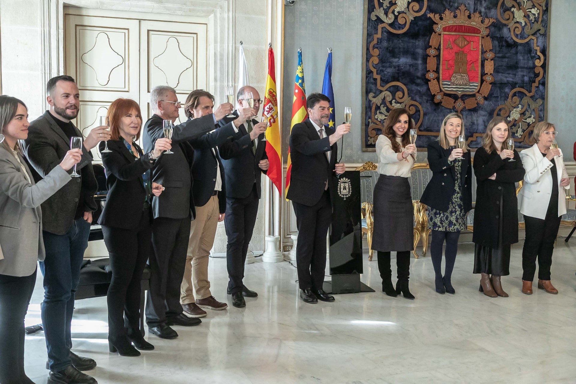 Brindis del Ayuntamiento de Alicante.