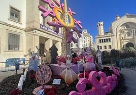 La hoguera de 'Fogueres en Nadal' plantada en la Montañeta.