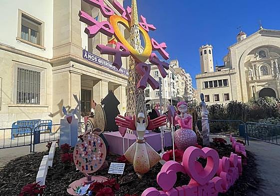 La hoguera de 'Fogueres en Nadal' plantada en la Montañeta.
