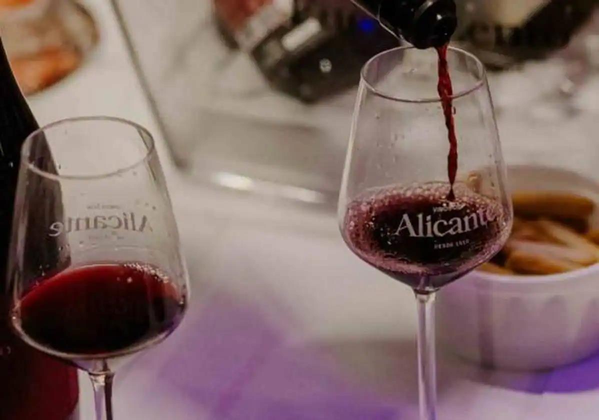 Desde la DO de los vinos alicantinos tienen buenas perspectivas en las ventas de estas fiestas.