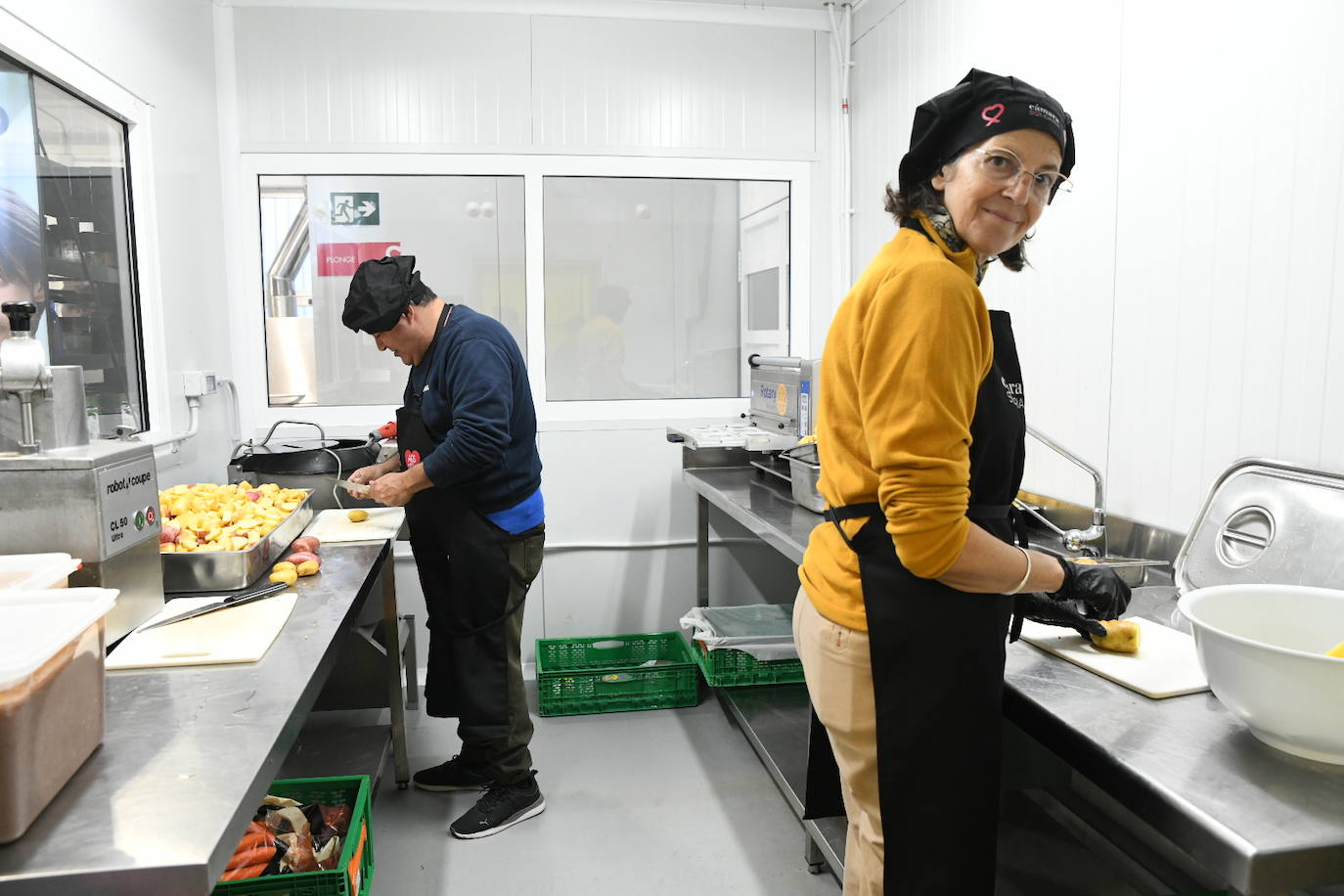 Los grandes chef dan el toque al cocido solidario de AGS