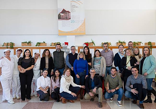 El Centro San Rafael de Alicante recibe una donación de 100 panettones.