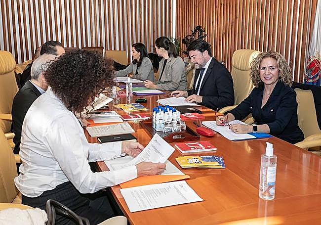 Reunión del Teatro Principal de Alicante.