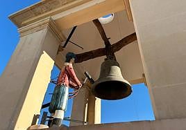 El histórico reloj de la Caléndula de Elche, perfectamente revisado para 2024.