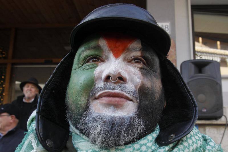 &#039;Els enfarinats&#039; vuelven a sembrar el caos en Ibi